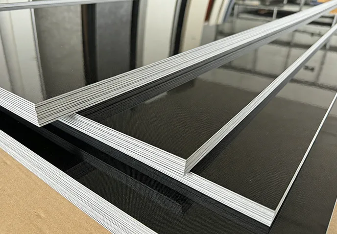 Vlastnosti nástěnného panelu PET Mirror Carbon Crystal Wall Panel.